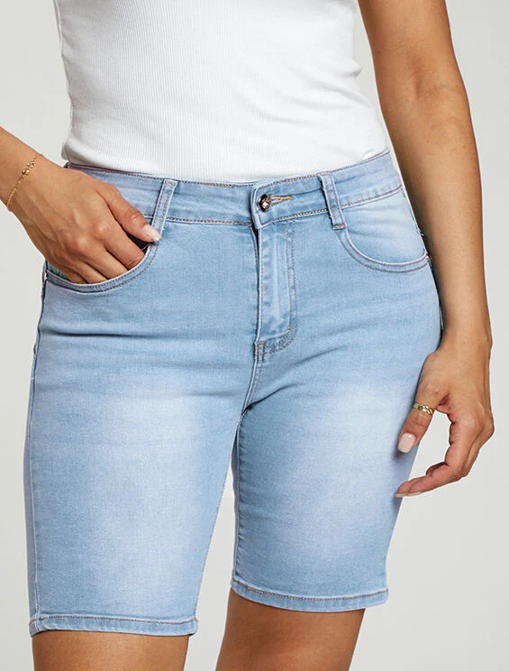 Jeansshorts im Used-Look - Hellblau