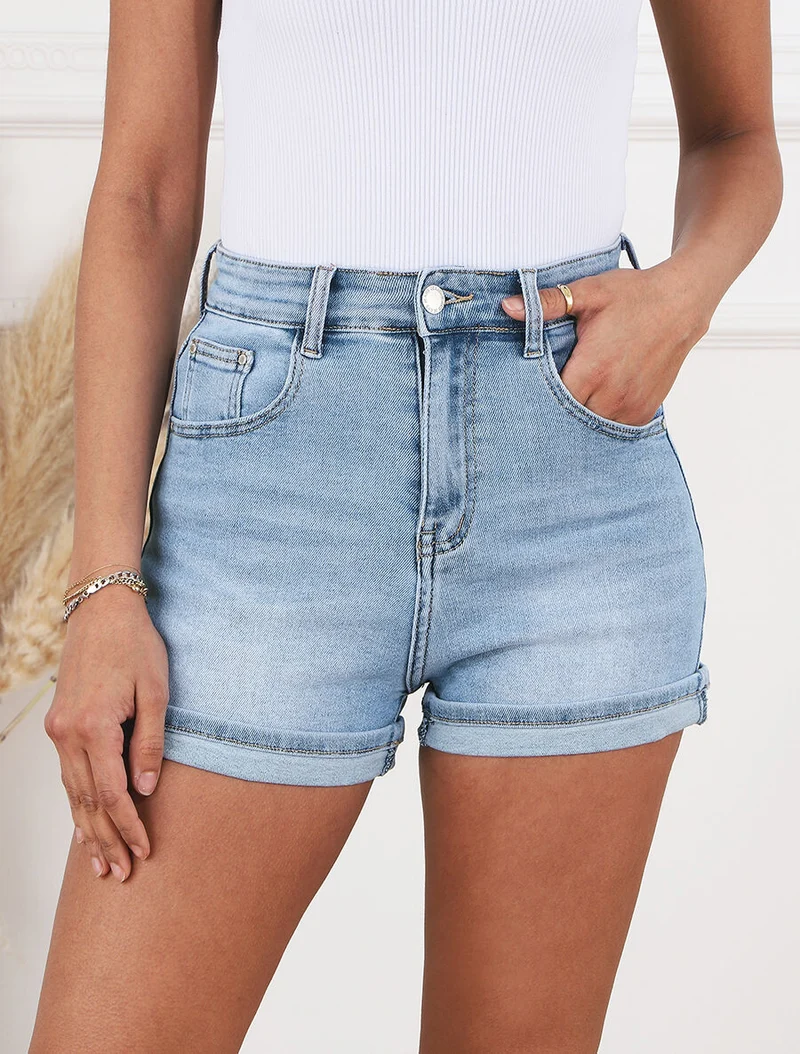 Gerade geschnittener Shorts mit Saumabschlüssen - Blau