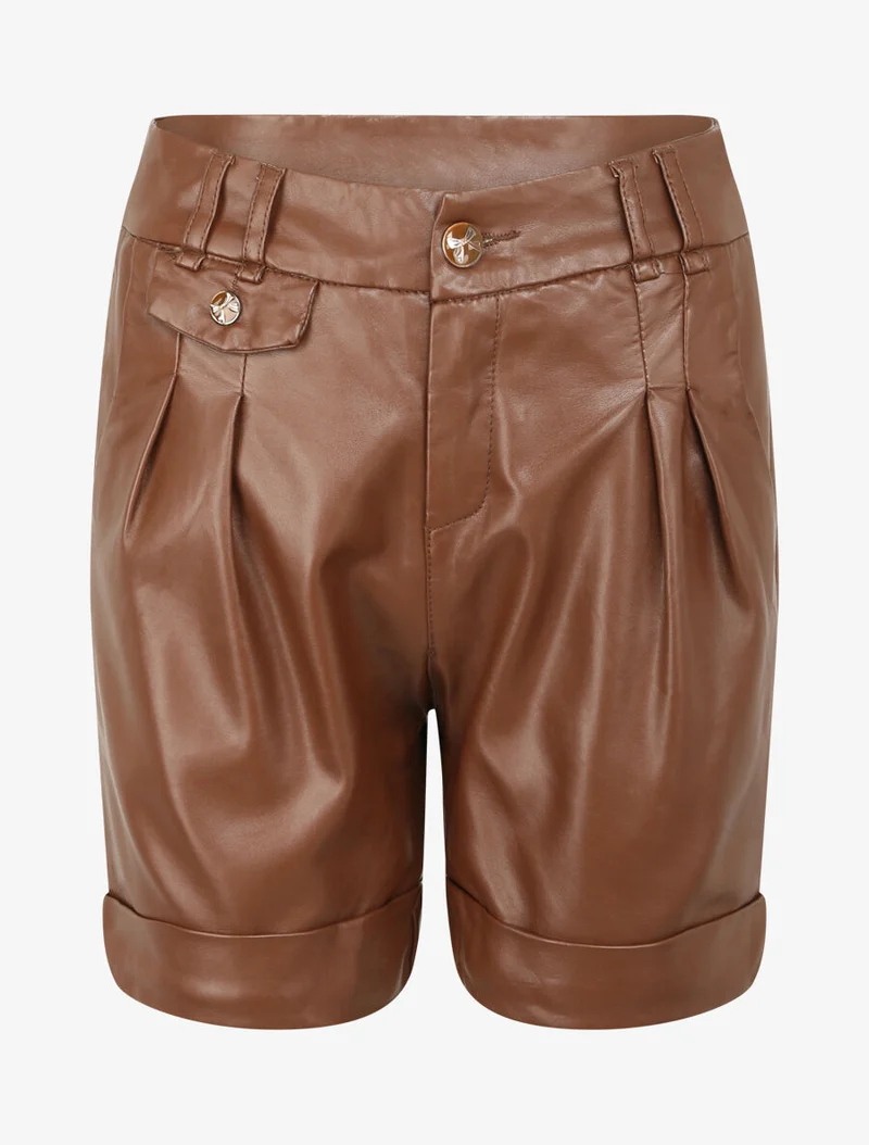 Shorts aus Kunstleder mit zwei Taschen - Braun
