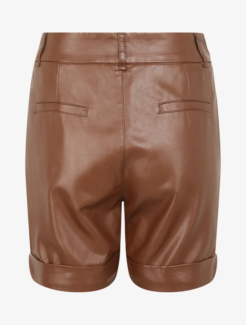 Shorts aus Kunstleder mit zwei Taschen - Braun
