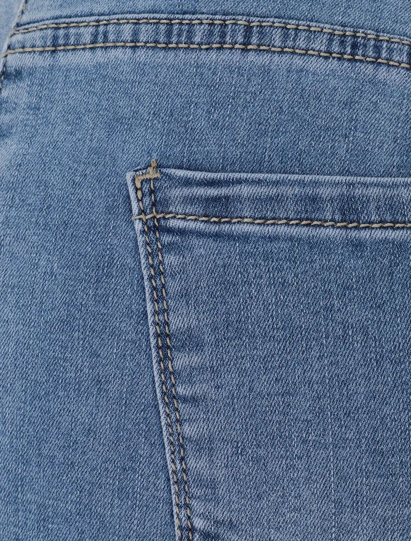 Jeans-Bermuda in Übergröße mit geradem Schnitt - Hellblau
