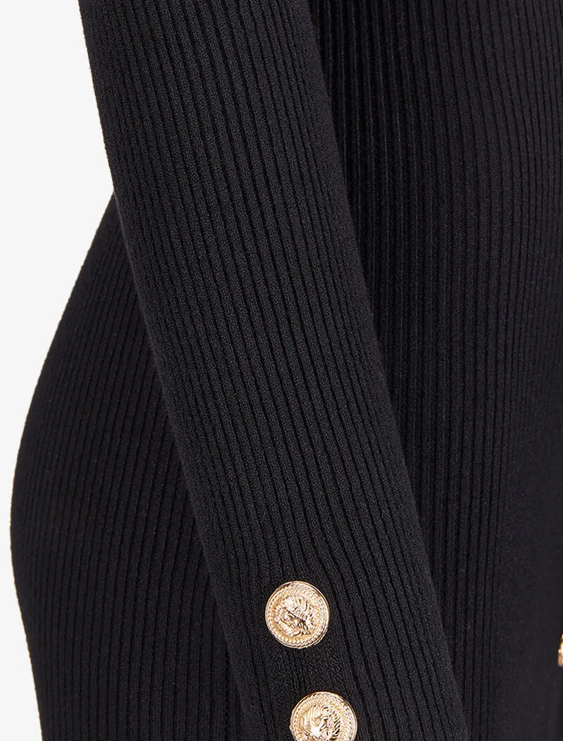 Geripptes, mittellanges Strickkleid mit dekorativen Knöpfen - Schwarz