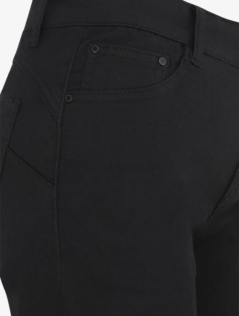 Bermuda Push-up einfarbig mit Säumen - Schwarz