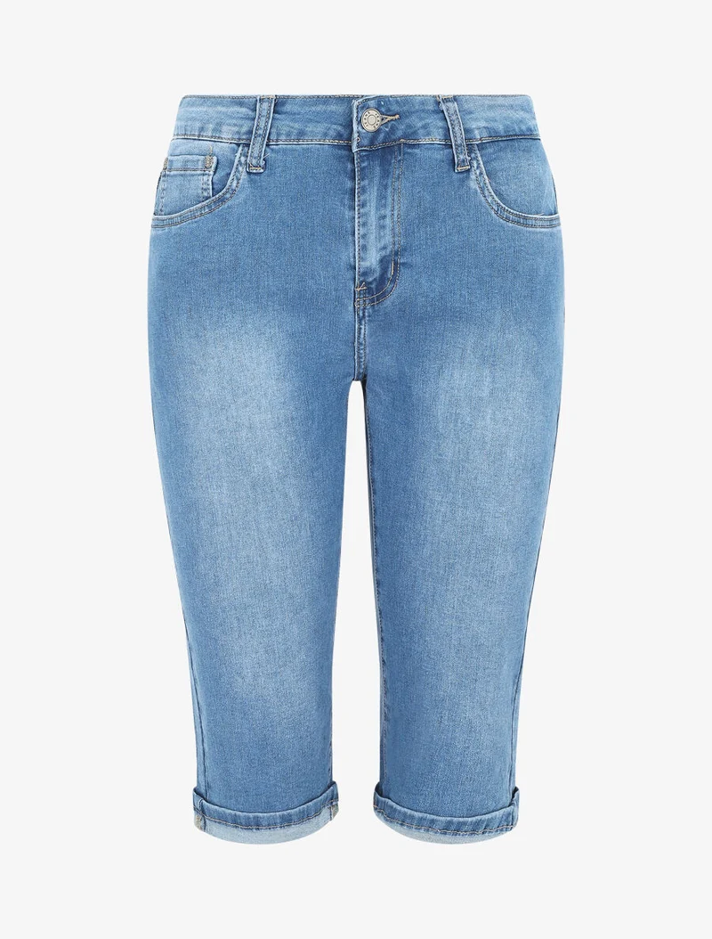 Jeans-Bermuda mit geradem Schnitt und Umschlag. - Blau