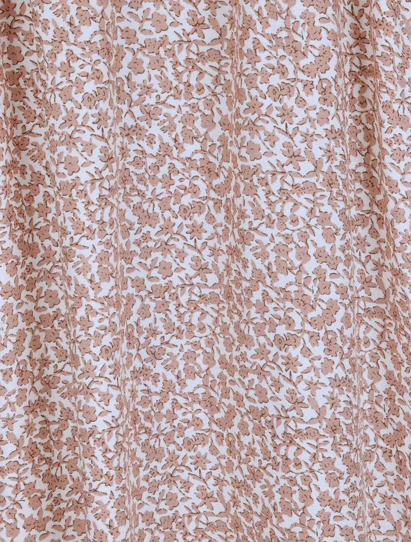 Langes Kleid mit Pfingstrosenprint - Weiß