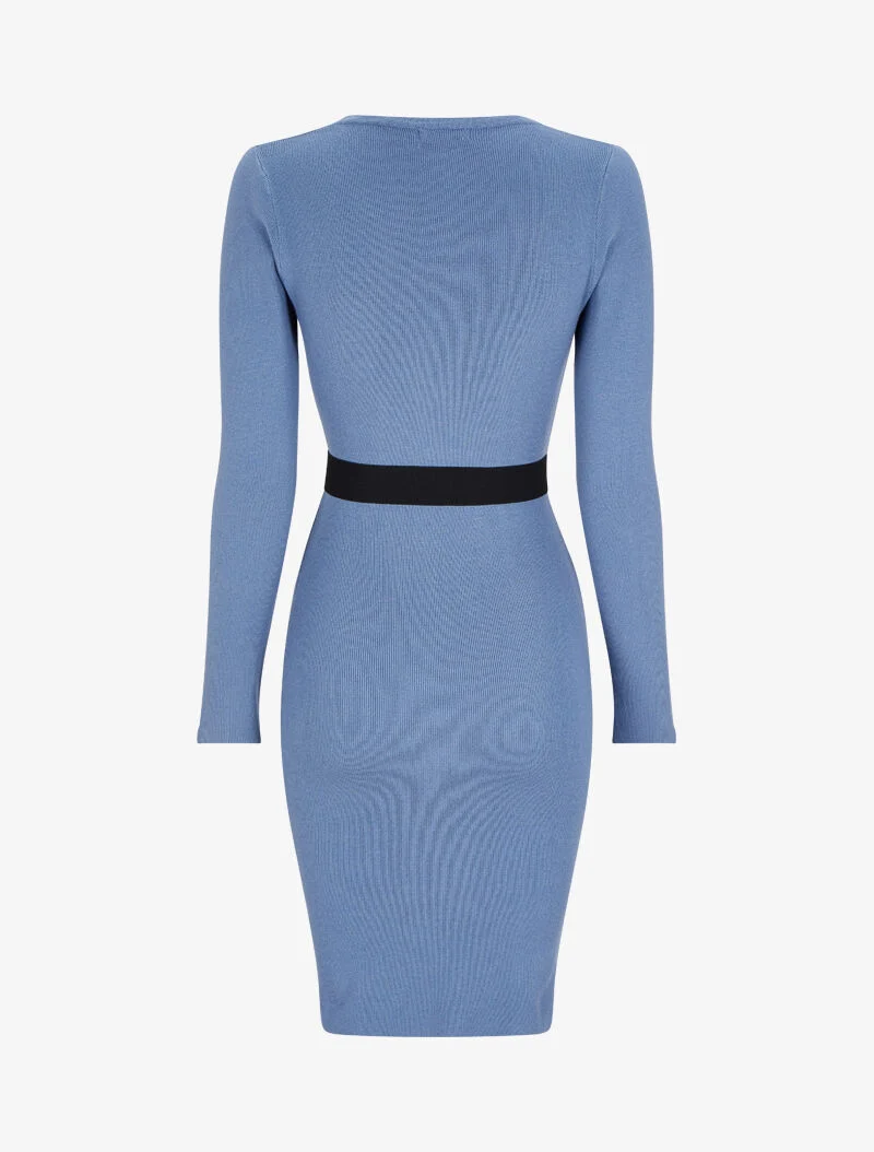 Einfärbiges Pulloverkleid mit stilisiertem Gürtel - Himmelblau