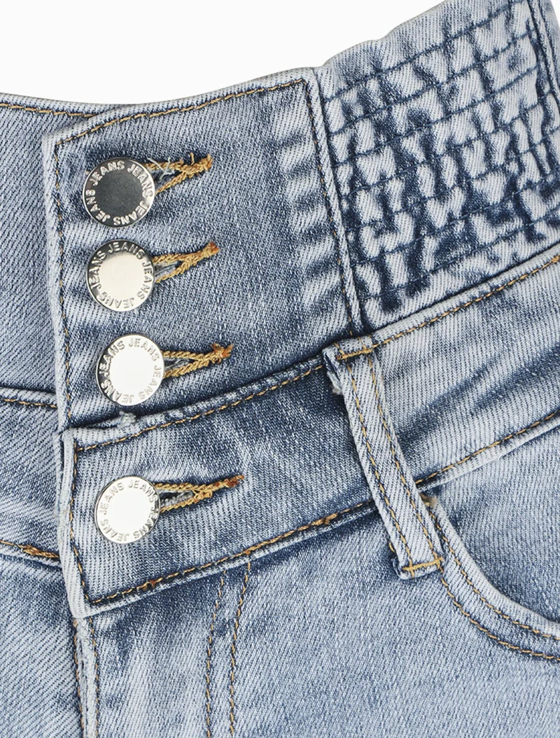 Jeansshorts mit umgeschlagenem Saum und elastischem Bund in hoher Taille - Blau