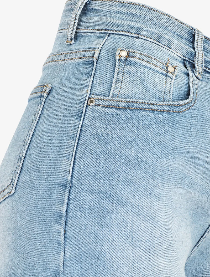 Ausgewaschene Shorts mit geradem Schnitt - Blau