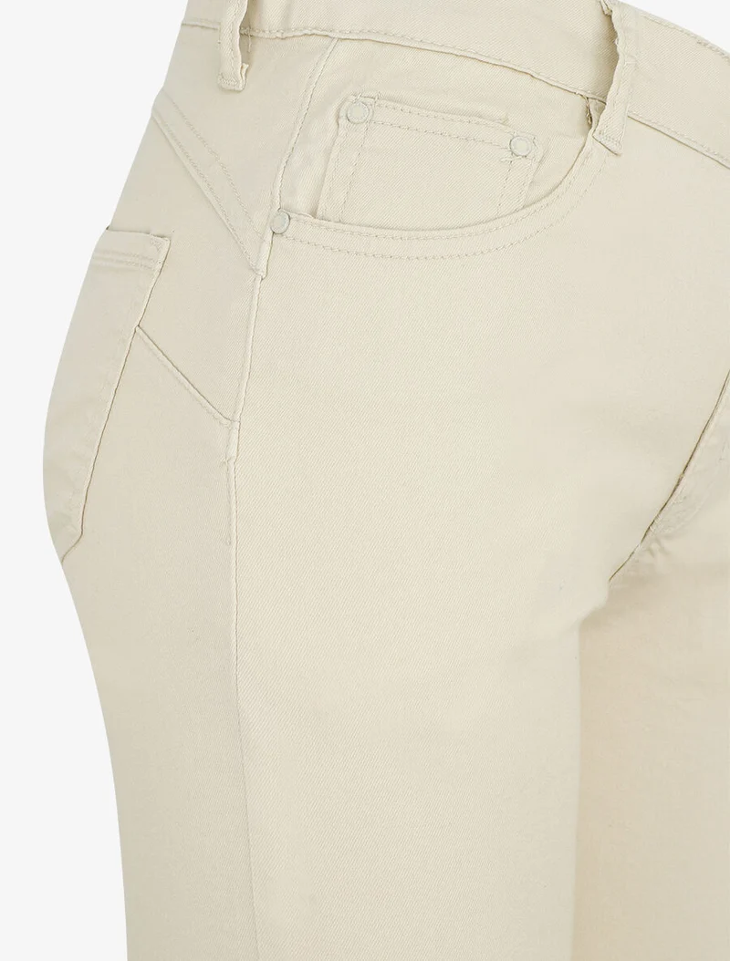 Bermuda Push-up einfarbig mit Säumen - Beige