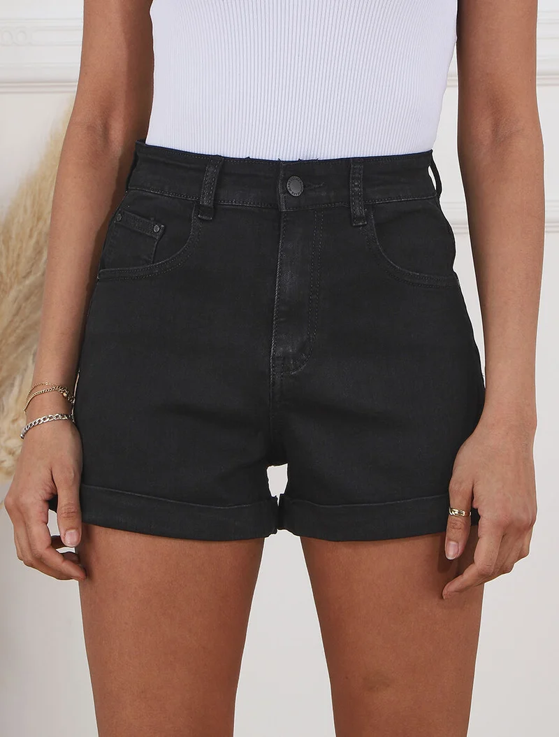Jeansshort mit Umschlägen - Schwarz