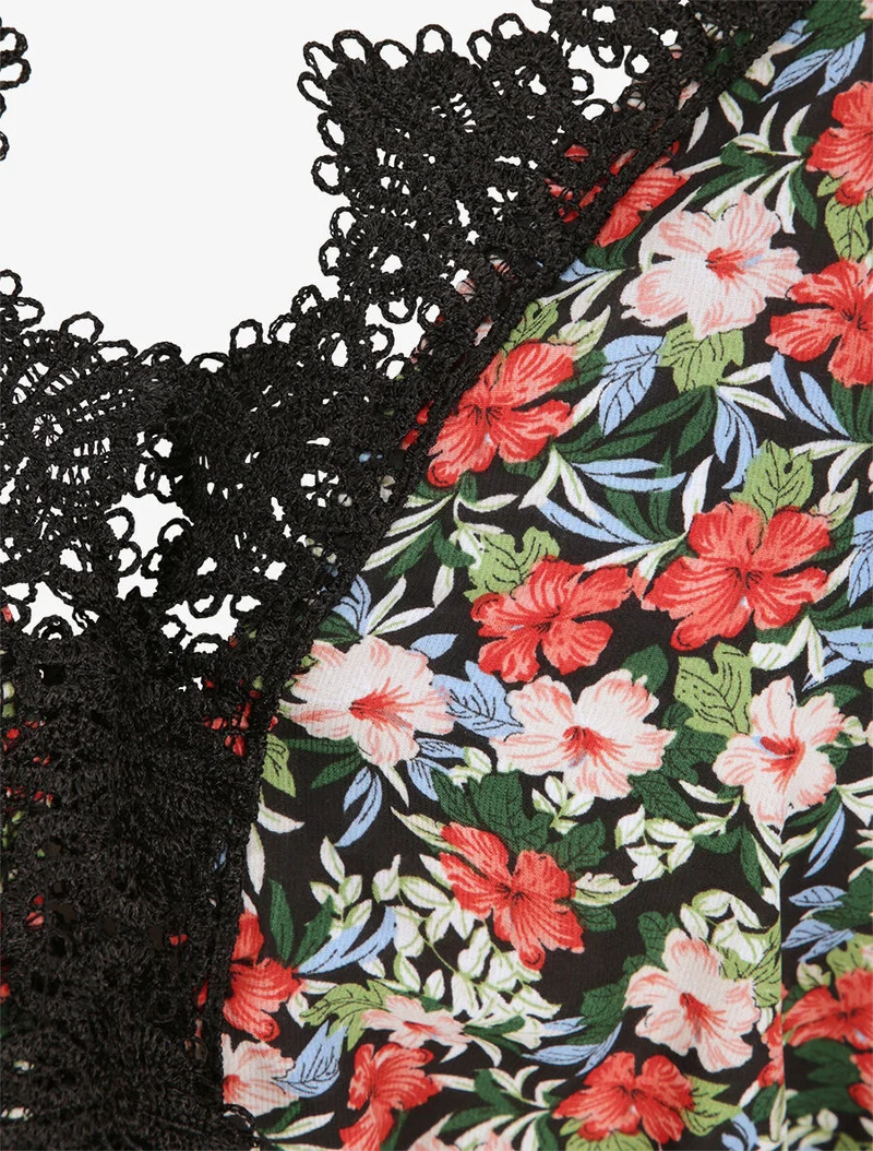 Langes Kleid mit Blumenmuster und feinen Stickereien - Schwarz