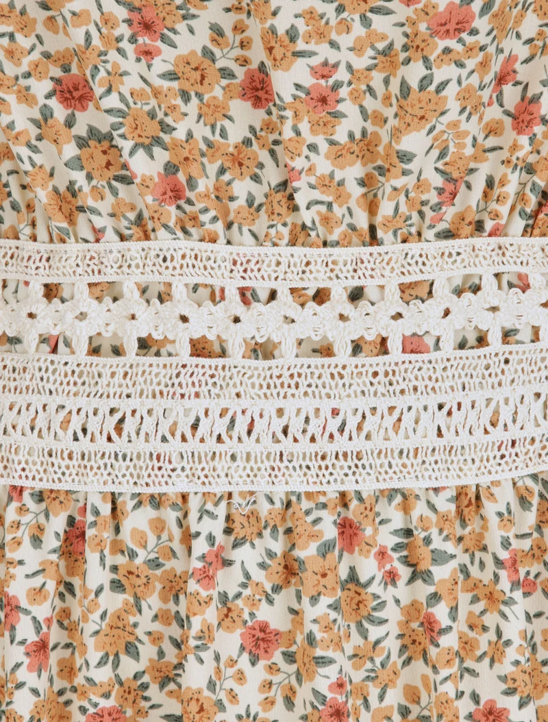 Langes Kleid mit Blumenmuster und bestickter Taille - Orange