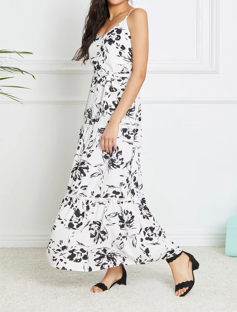 Langes Skaterkleid mit kontrastierendem Blumenmuster - Weiß