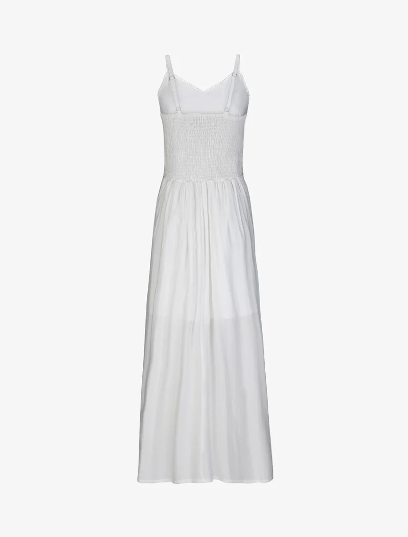 Einfarbiges, ausgestelltes langes Kleid mit Taillenpartie aus Häkelarbeit. - Weiß