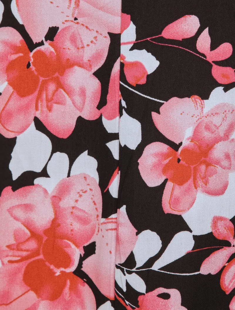 Fließende Hose mit Rosenblütenmuster - Schwarz