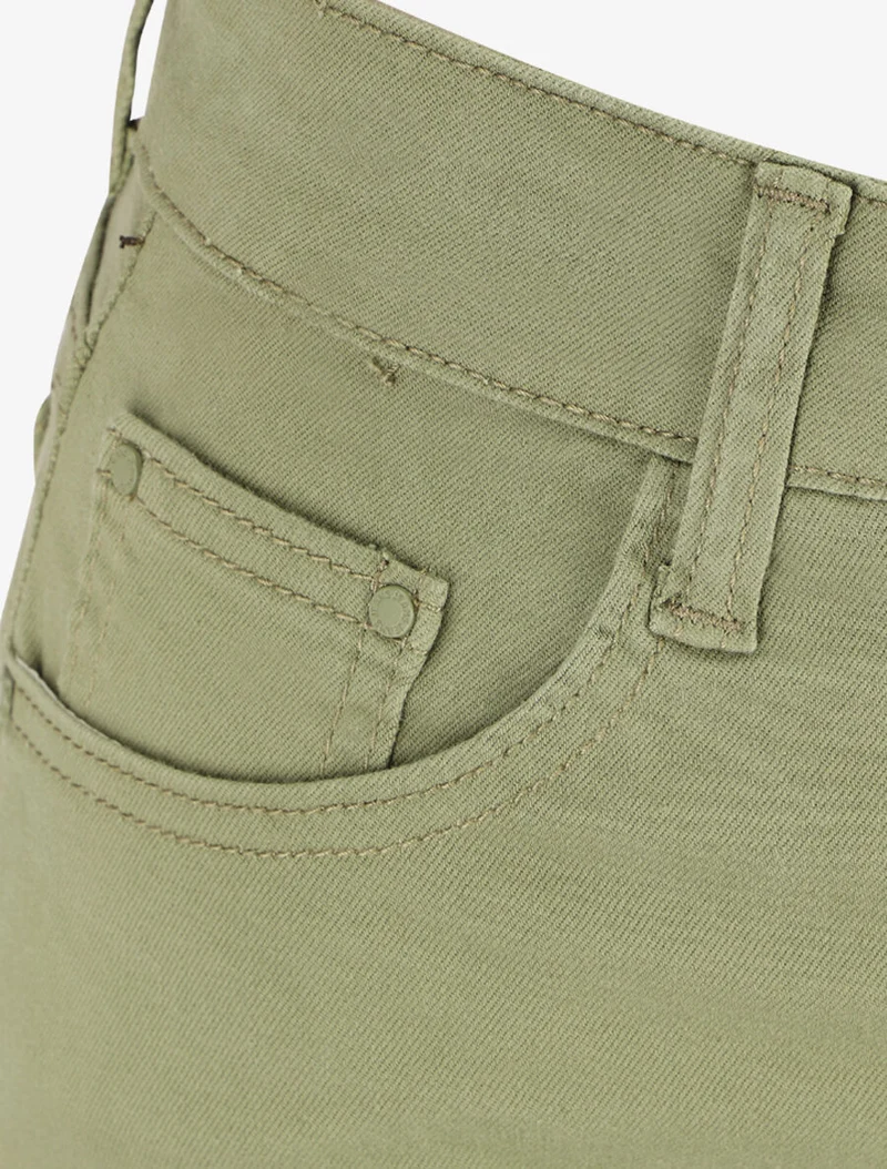 Kurze einfarbige Hose mit Säumen - Kaki