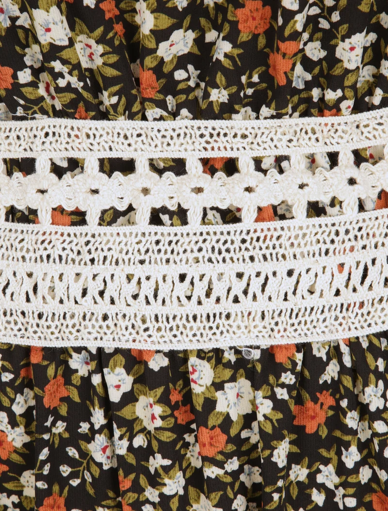 Langes Kleid mit Blumenmuster und bestickter Taille - Schwarz