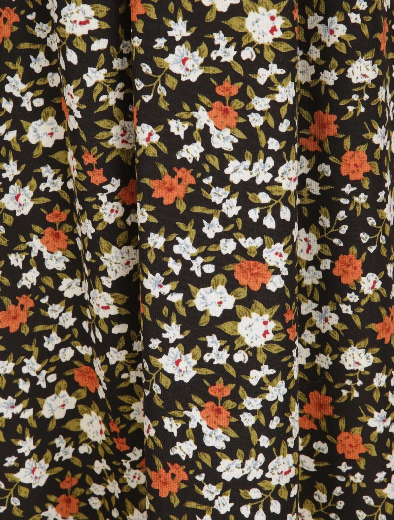 Langes Kleid mit Blumenmuster und bestickter Taille - Schwarz