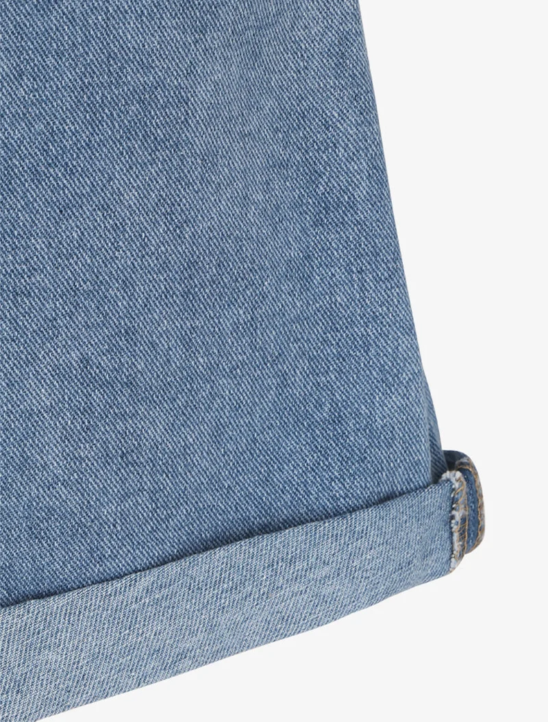 Jeansshort mit Umschlägen - Hellblau