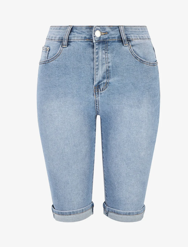 Gerade geschnittener Jeans-Bermuda mit Umschlägen. - Blau