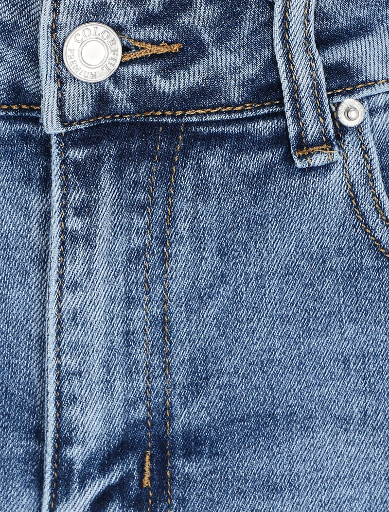 Jeansshort mit rohen Kanten - Blau
