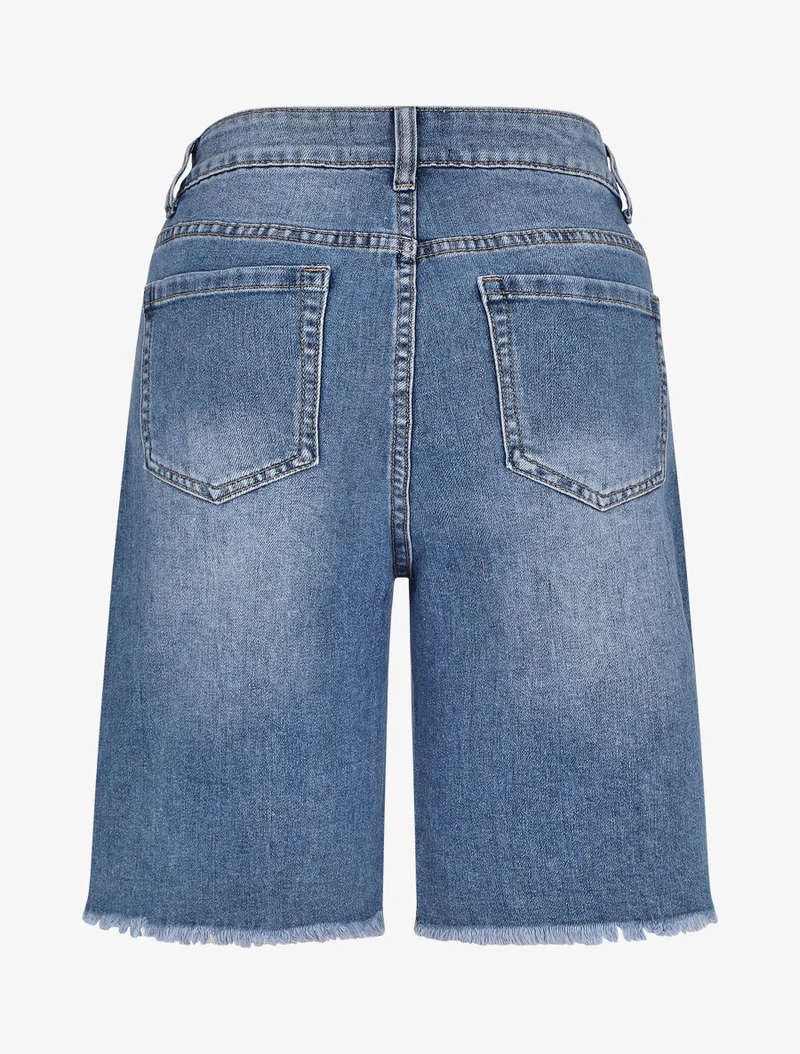 Gerade geschnittene Bermuda-Shorts mit ausgefranstem Saum. - Denimblau