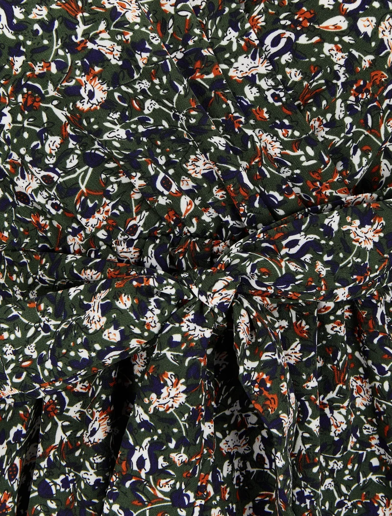 Wickelkleid mit Blumenmuster - Grün