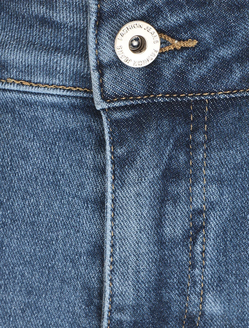 Schmal geschnittener Jeansshorts mit normaler Bundhöhe - Blau
