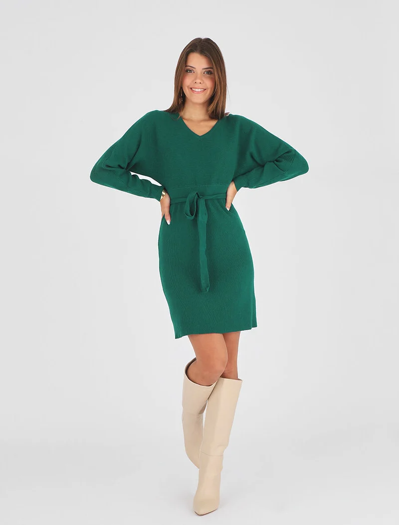 Knielanges Kleid mit Rückenausschnitt. - Tannengrün