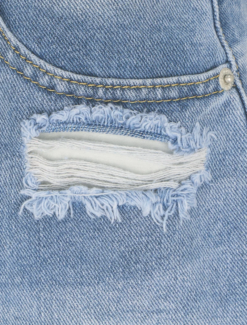 Zerrissene gerade geschnittene Jeans-Shorts - Hellblau