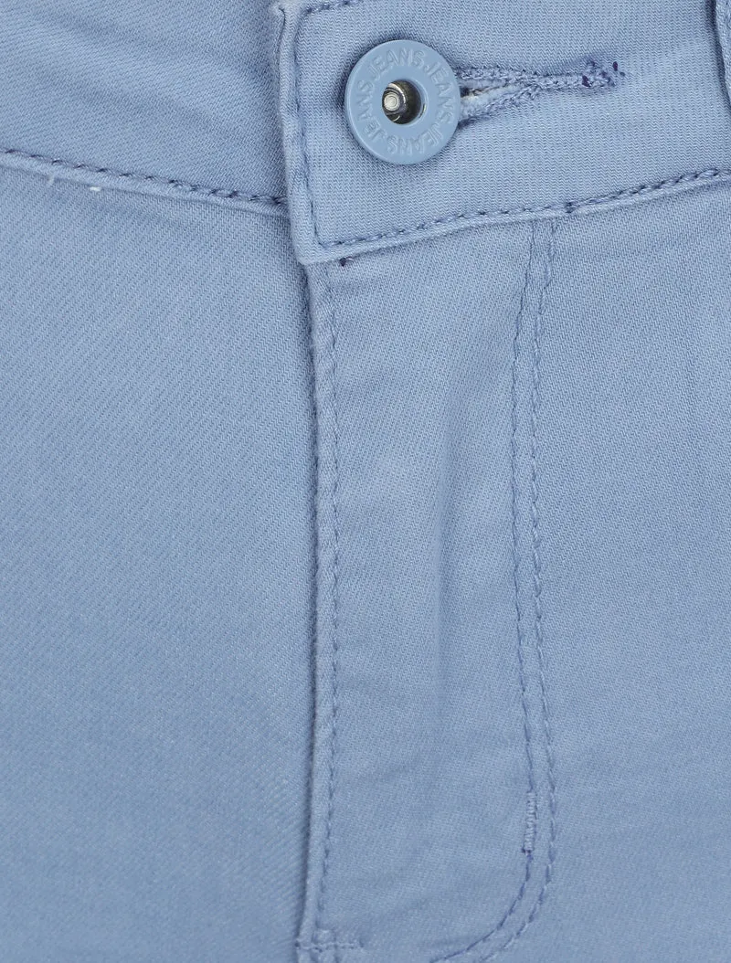 Stretch-Bermuda mit Umschlag - Himmelblau