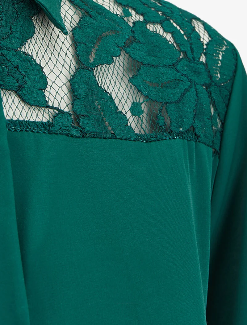 Weites Hemdkleid mit Spitzenärmeln - Tannengrün