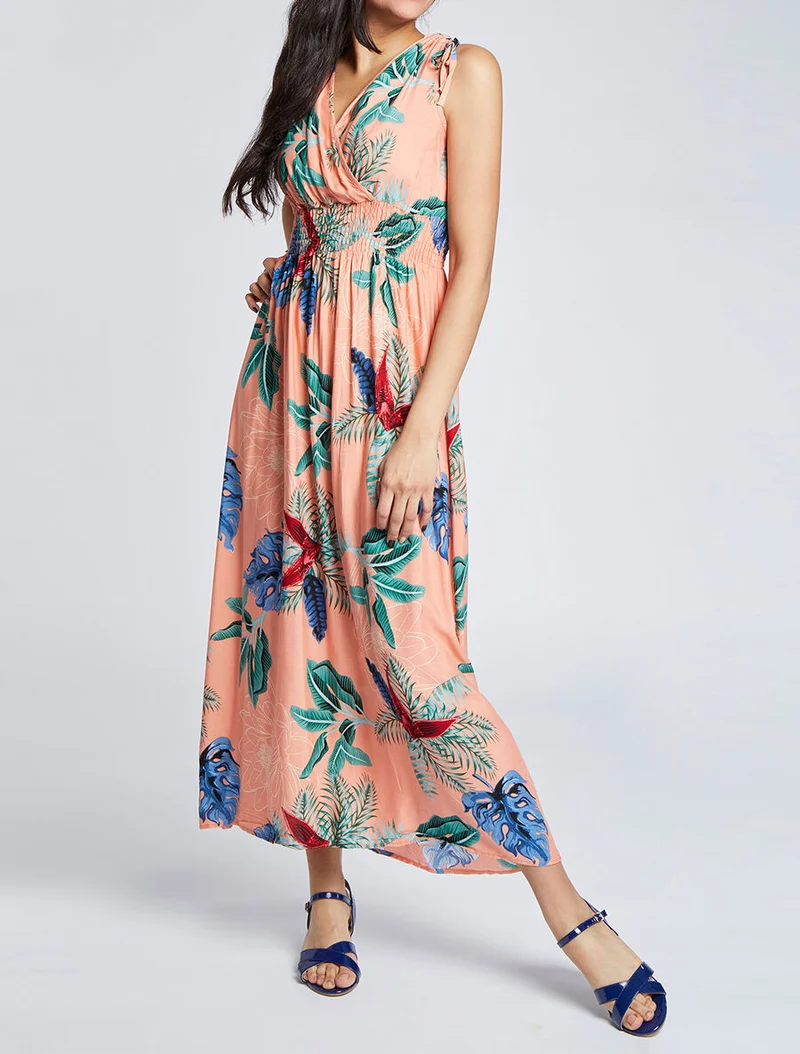 Langes tailliertes Kleid mit großem tropischem Blumenmuster - Lachsrosa