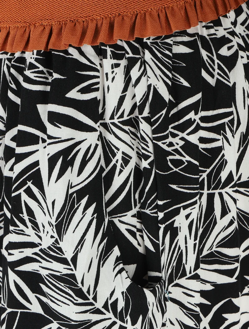 Hoch taillierte Shorts im Korsettstil mit tropischem Print - Schwarz