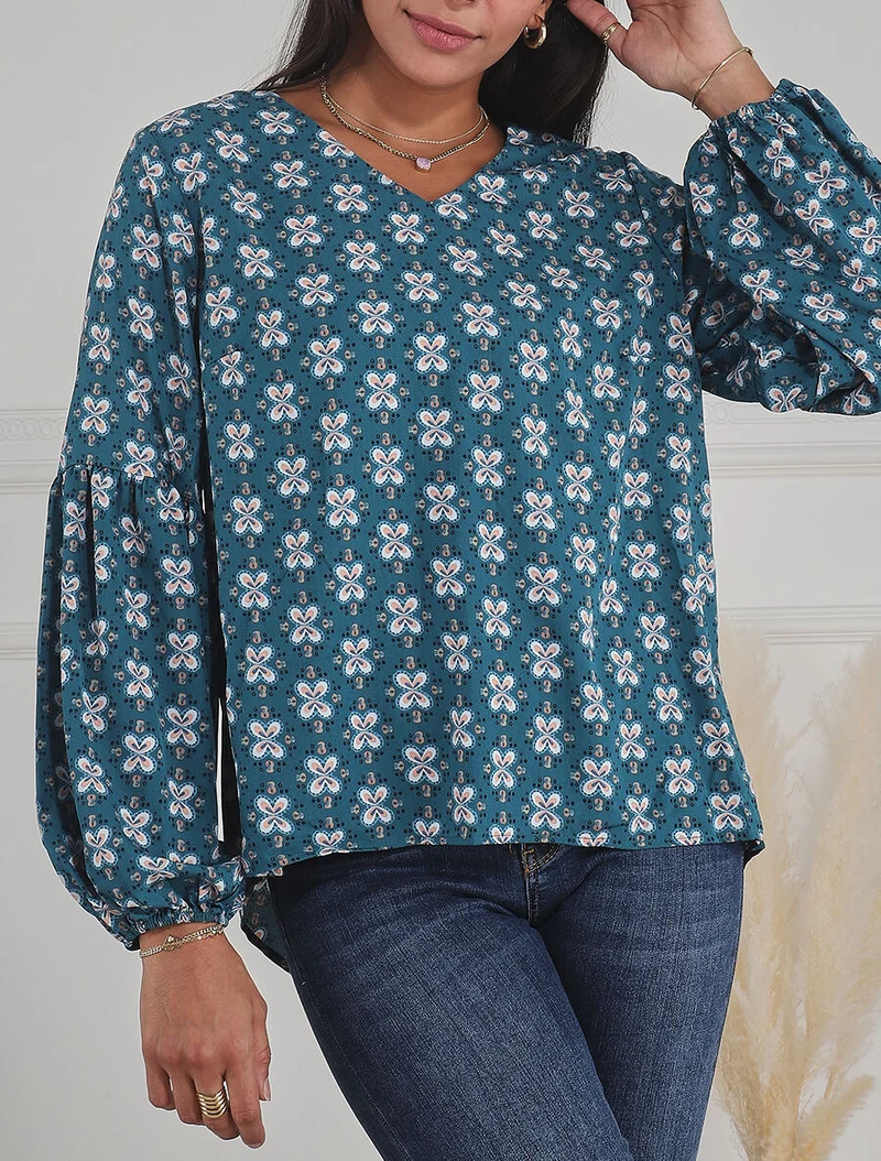 Weit geschnittenes V-Ausschnitt-Top mit Blumenmuster - Entenblau