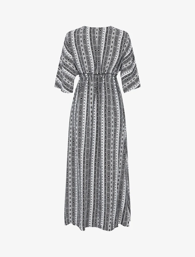 Langes Kleid mit grafischem Print und 3/4-Ärmeln - Schwarz