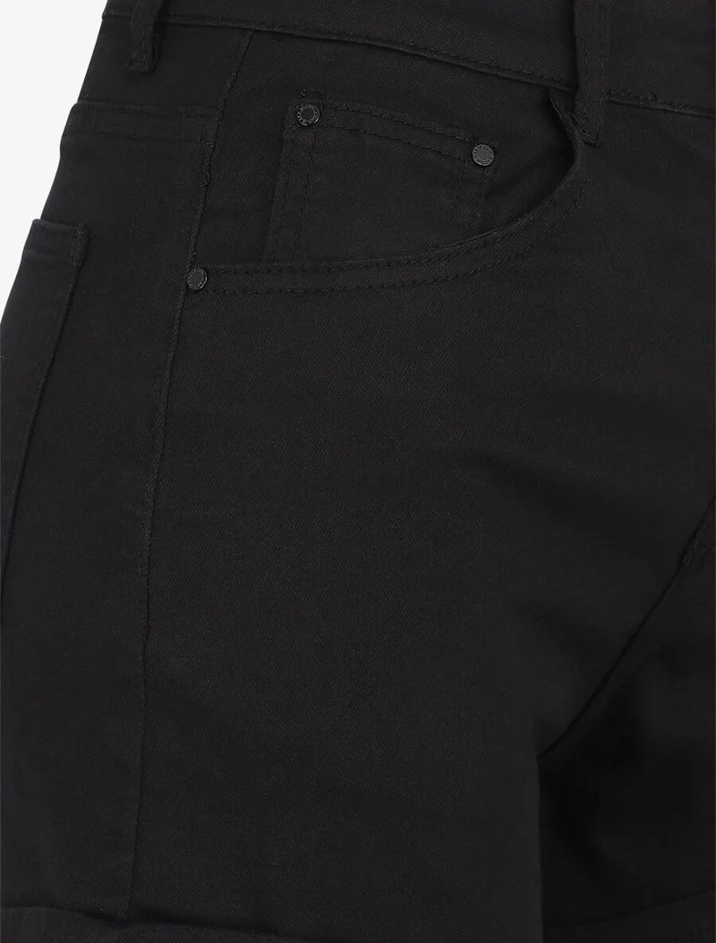 Jeansshort mit Umschlägen - Schwarz