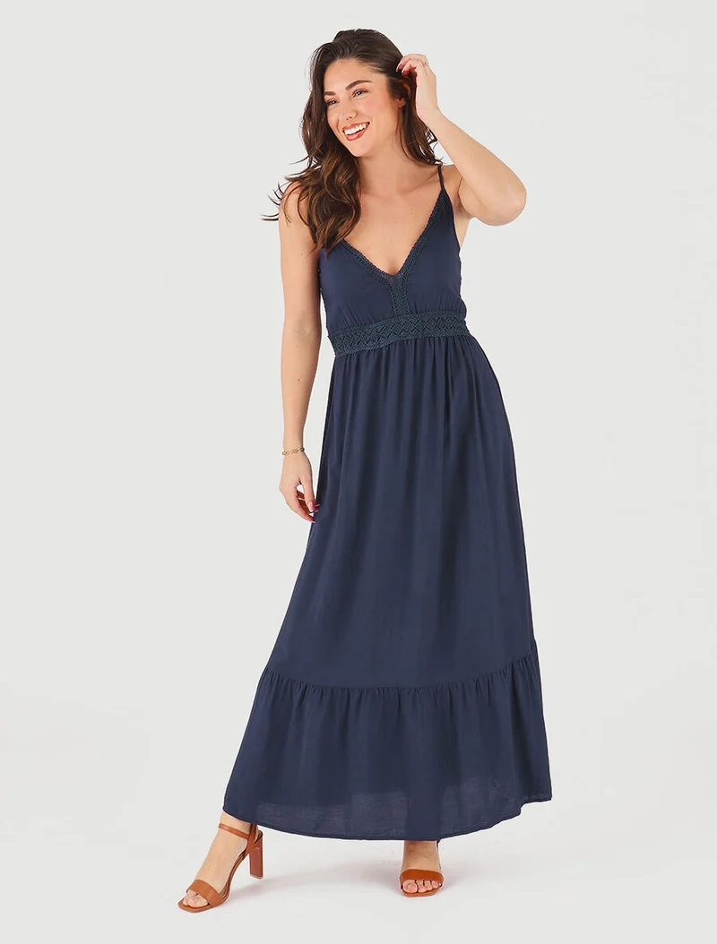 Langes einfarbiges Kleid mit dünnen Trägern. - Marine