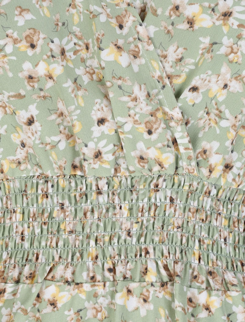 Langes Empire-Kleid mit Rüschenärmeln im Kirschblütenprint. - Grün