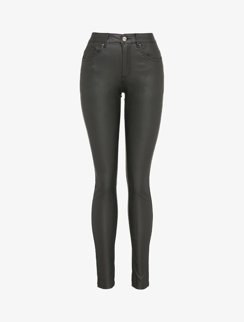 Beschichtete Slim-Fit-Hose mit normaler Taille - Schwarz