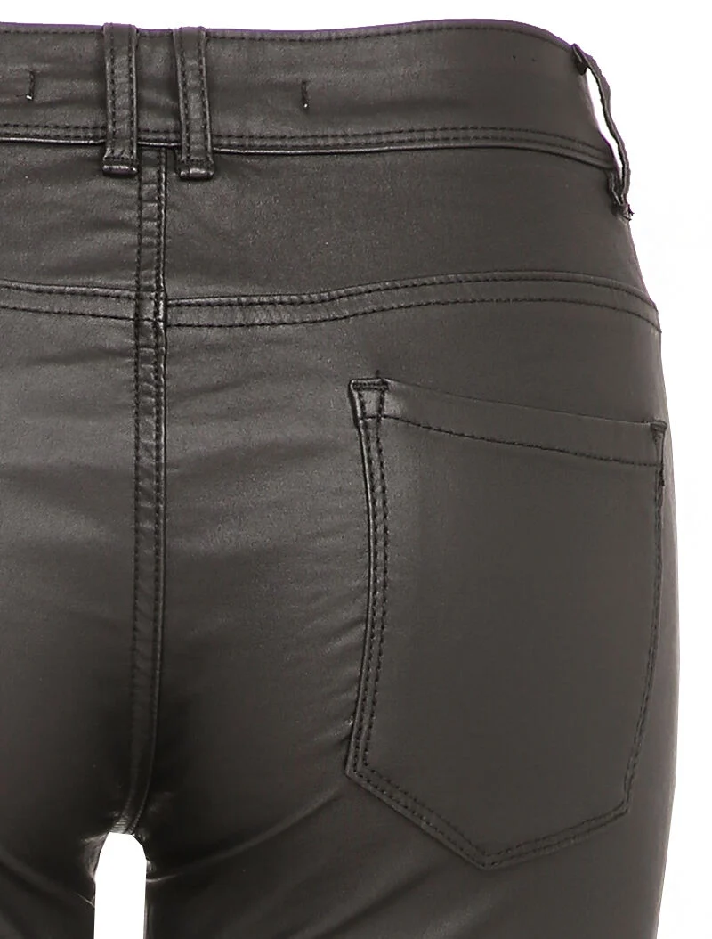 Beschichtete Slim-Fit-Hose mit normaler Taille - Schwarz