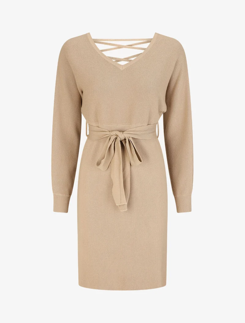 Knielanges Kleid mit Rückenausschnitt. - Beige