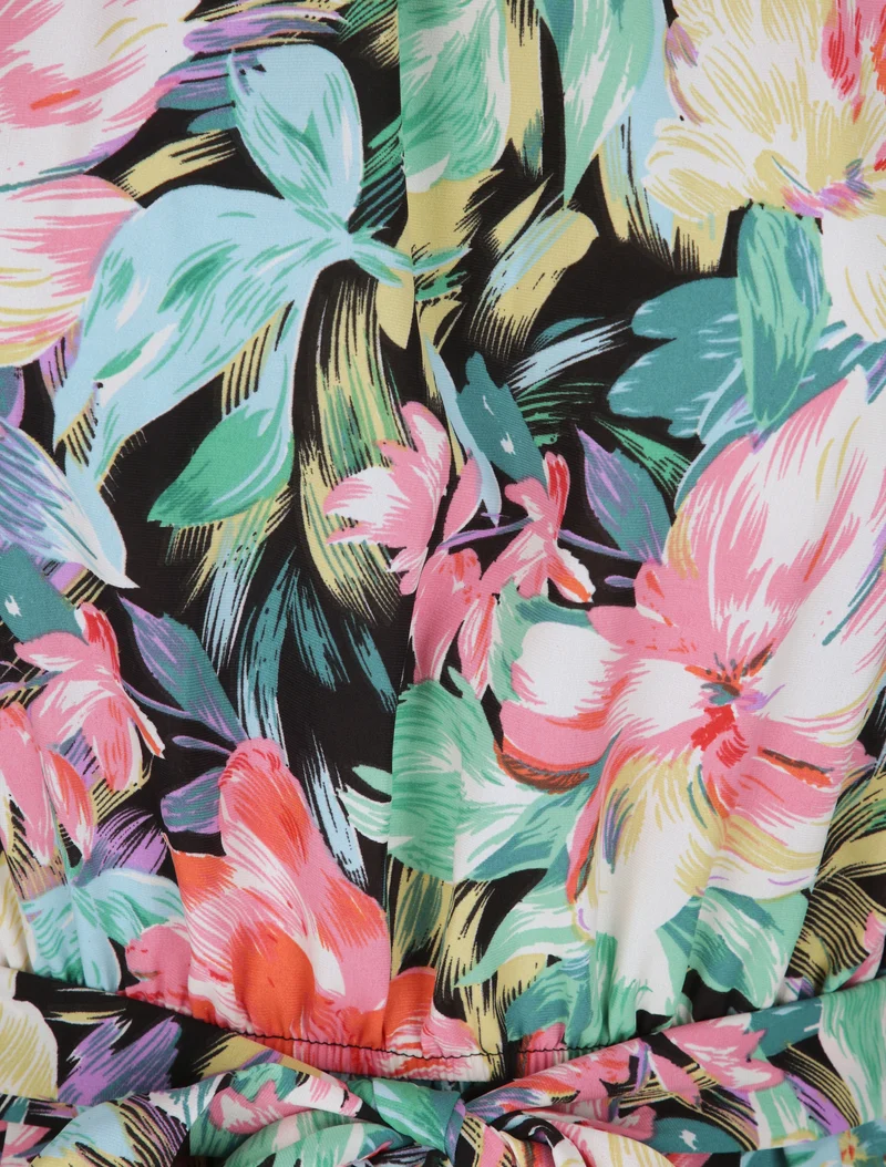 Tailliertes Kleid mit großem Blumenmuster und amerikanischem Kragen - Schwarz