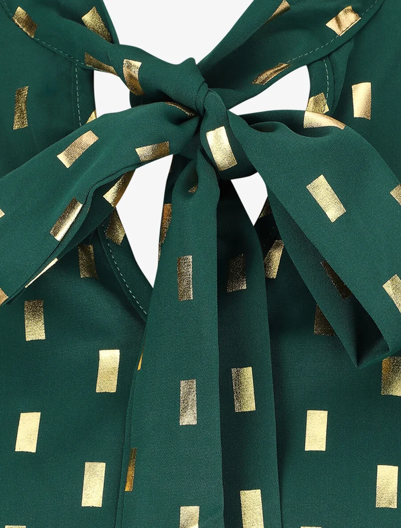 Bluse mit Lavallière-Kragen und goldfarbenem Rechteckmuster - Grün