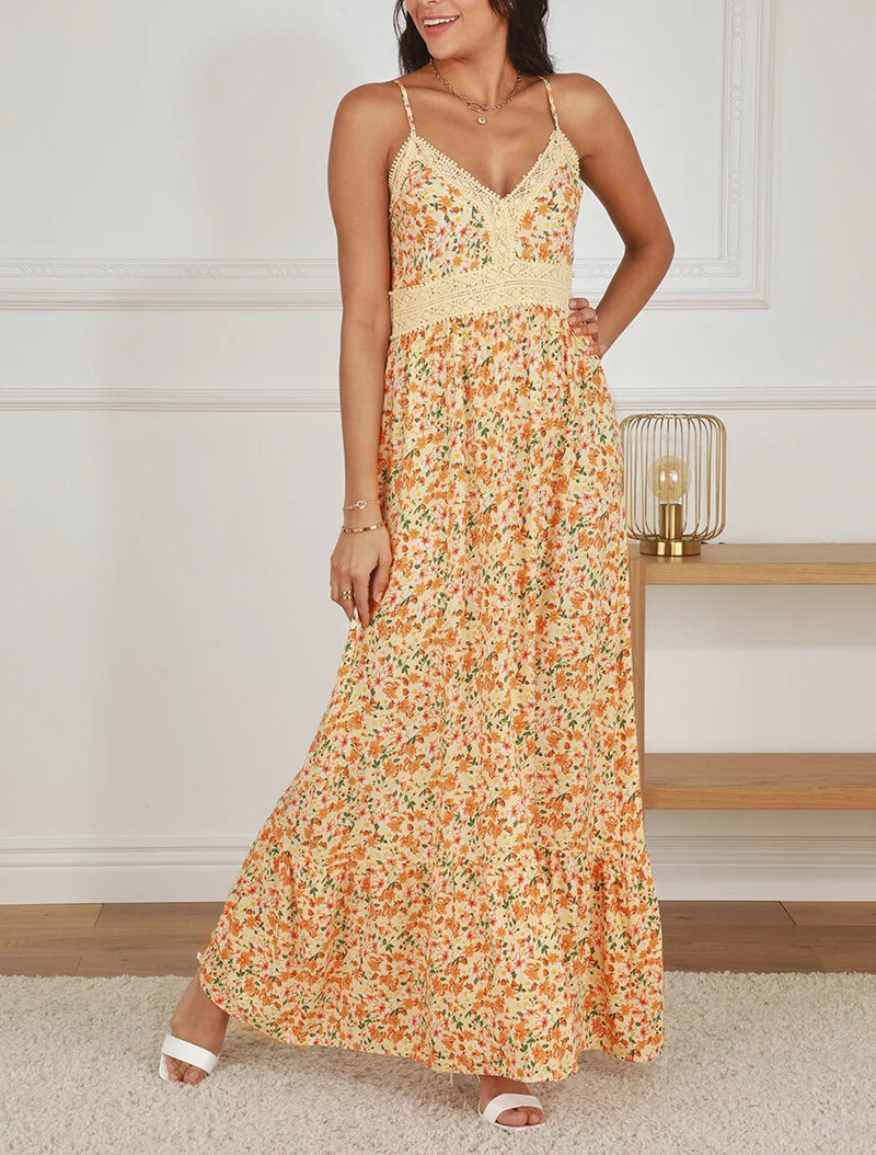 Langes Kleid mit Spitzenkragen und Blumenmuster. - Beige