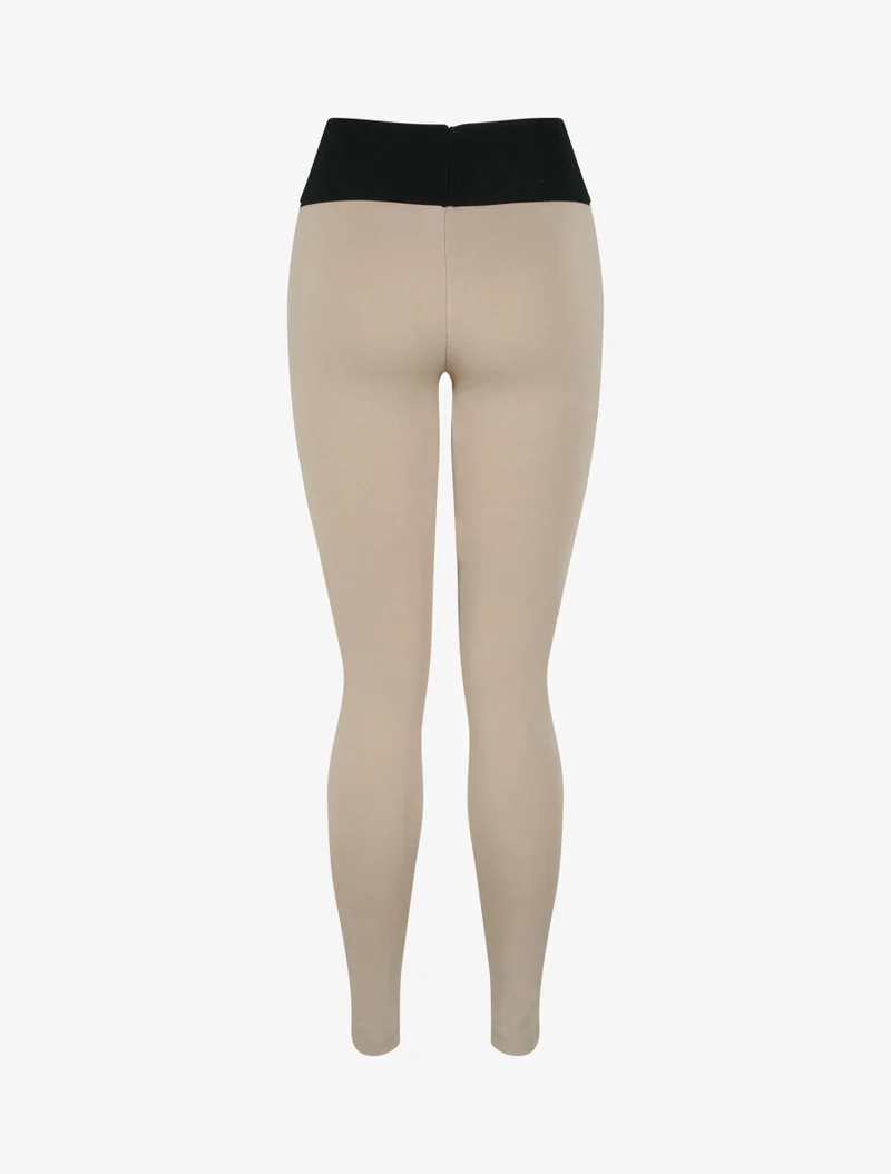 Texturierte Leggings mit kleinem Reißverschluss an der Taille - Beige