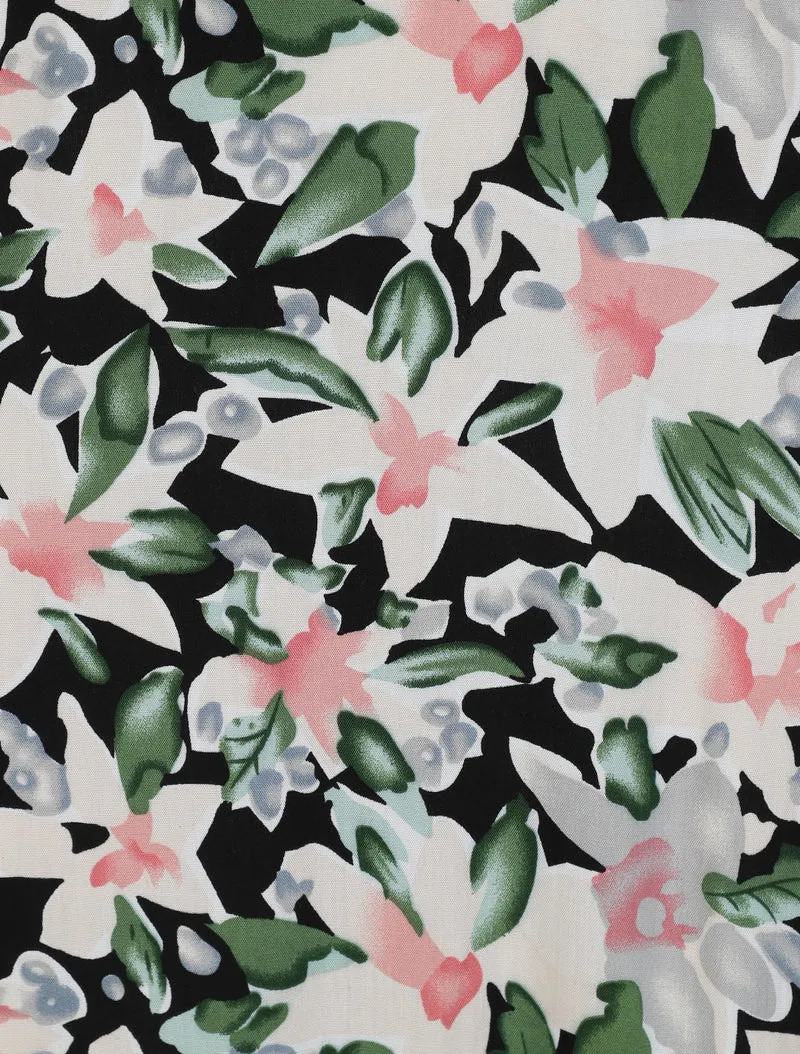 Langes Empire-Kleid mit Rüschen an den Schultern und Blumen-Aquarelldruck. - Schwarz