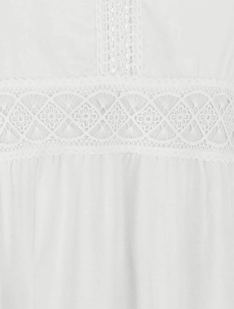 Langes einfarbiges Kleid mit dünnen Trägern. - Weiß