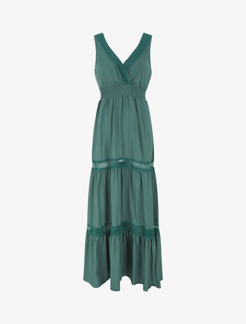Langes, einfarbiges, durchbrochenes Kleid - Tannengrün