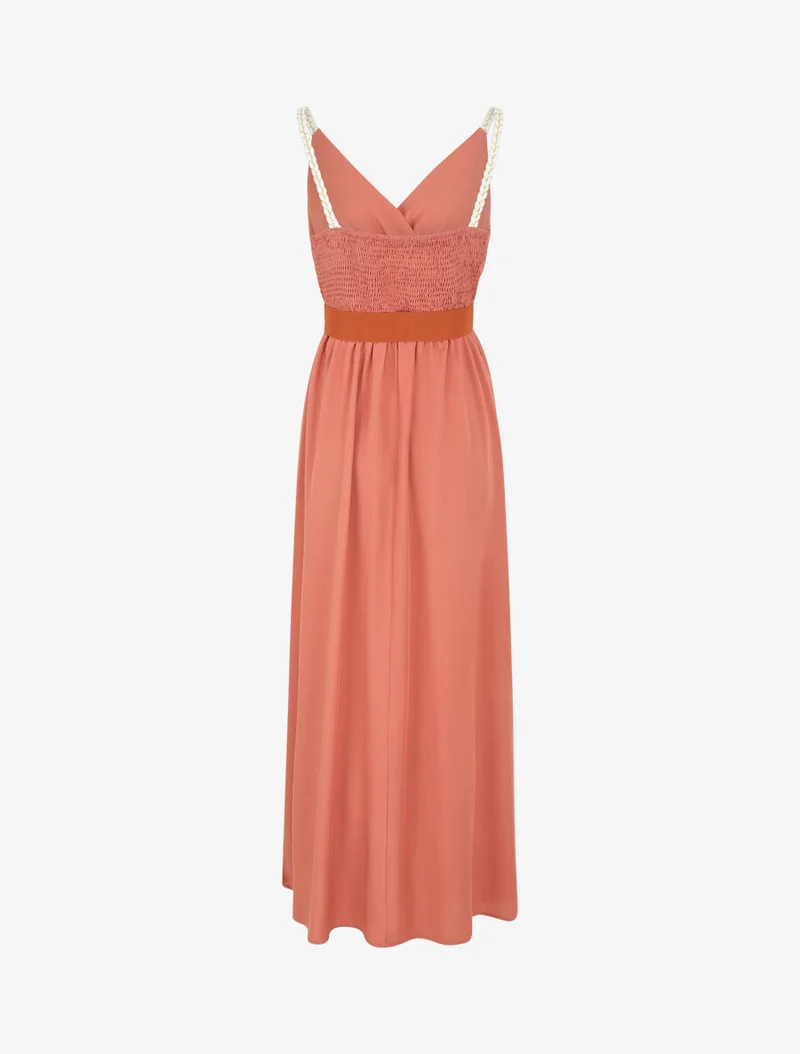Langes unifarbenes Kleid mit fantasievollen Trägern - Koralle